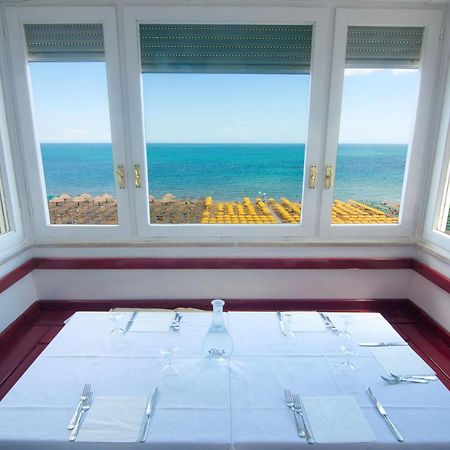 פסארו Hotel Nettuno מראה חיצוני תמונה