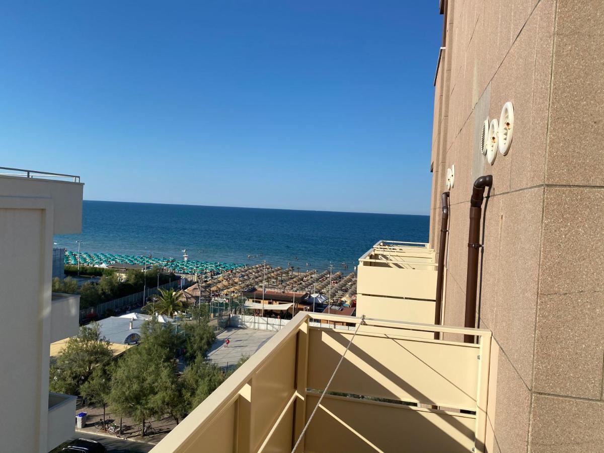 פסארו Hotel Nettuno מראה חיצוני תמונה