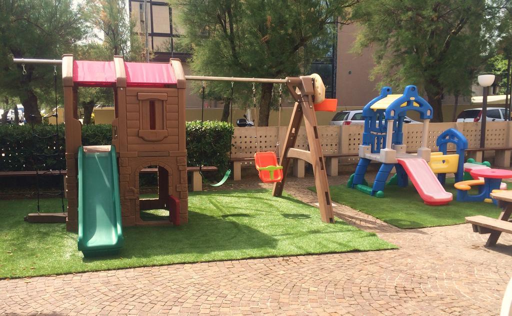 פסארו Hotel Nettuno מראה חיצוני תמונה