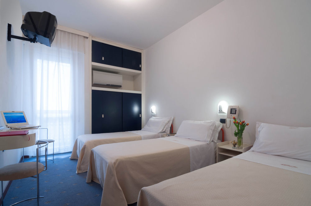 פסארו Hotel Nettuno מראה חיצוני תמונה