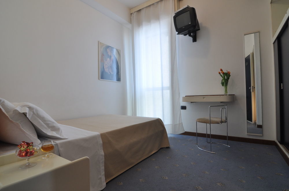 פסארו Hotel Nettuno מראה חיצוני תמונה
