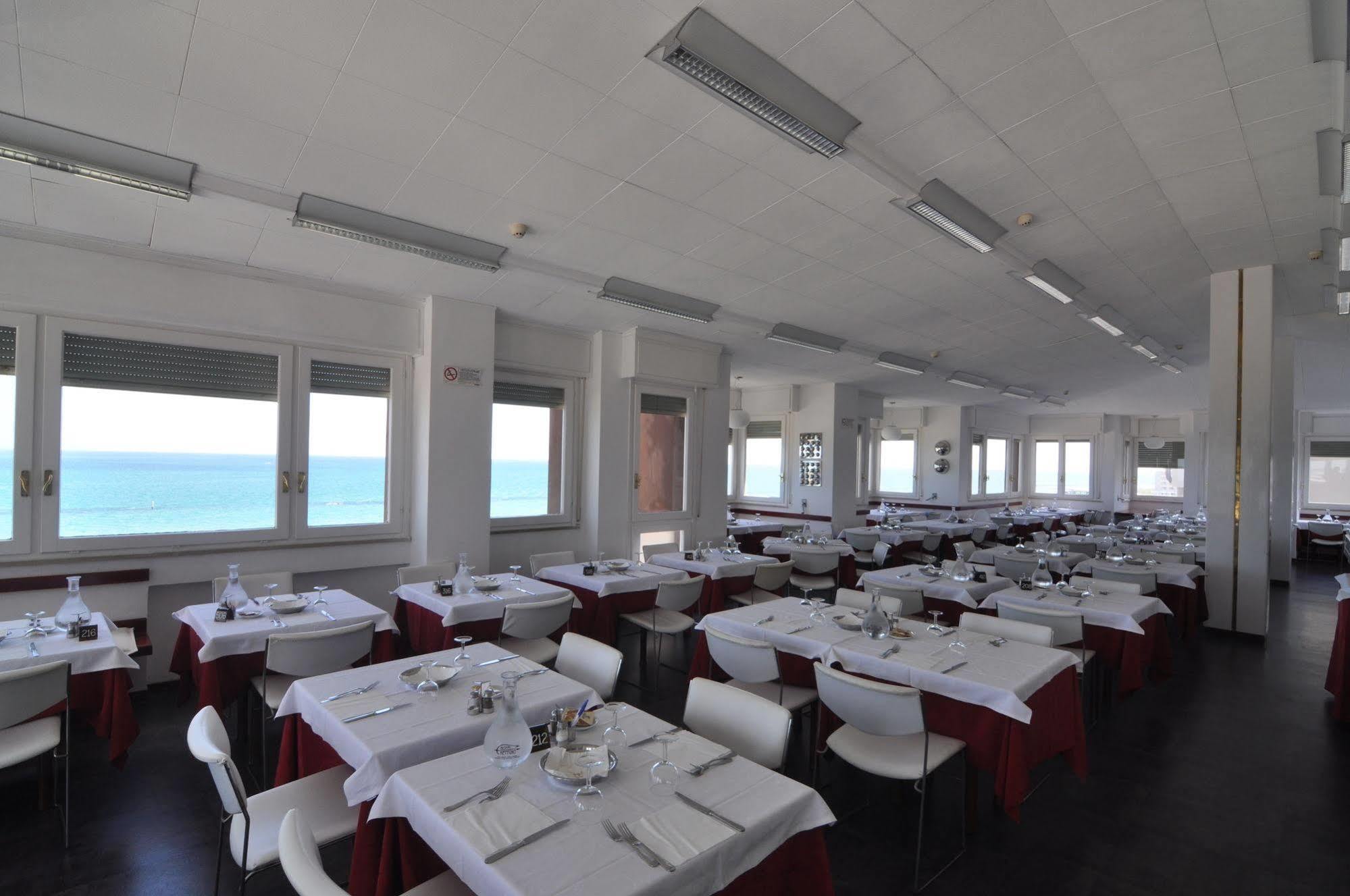 פסארו Hotel Nettuno מראה חיצוני תמונה