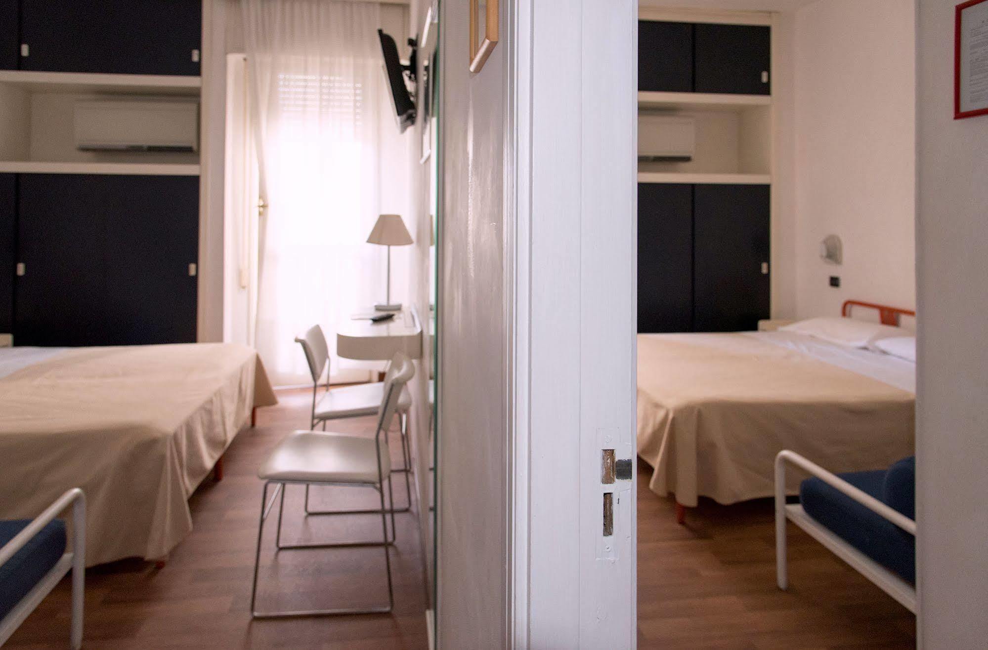 פסארו Hotel Nettuno מראה חיצוני תמונה