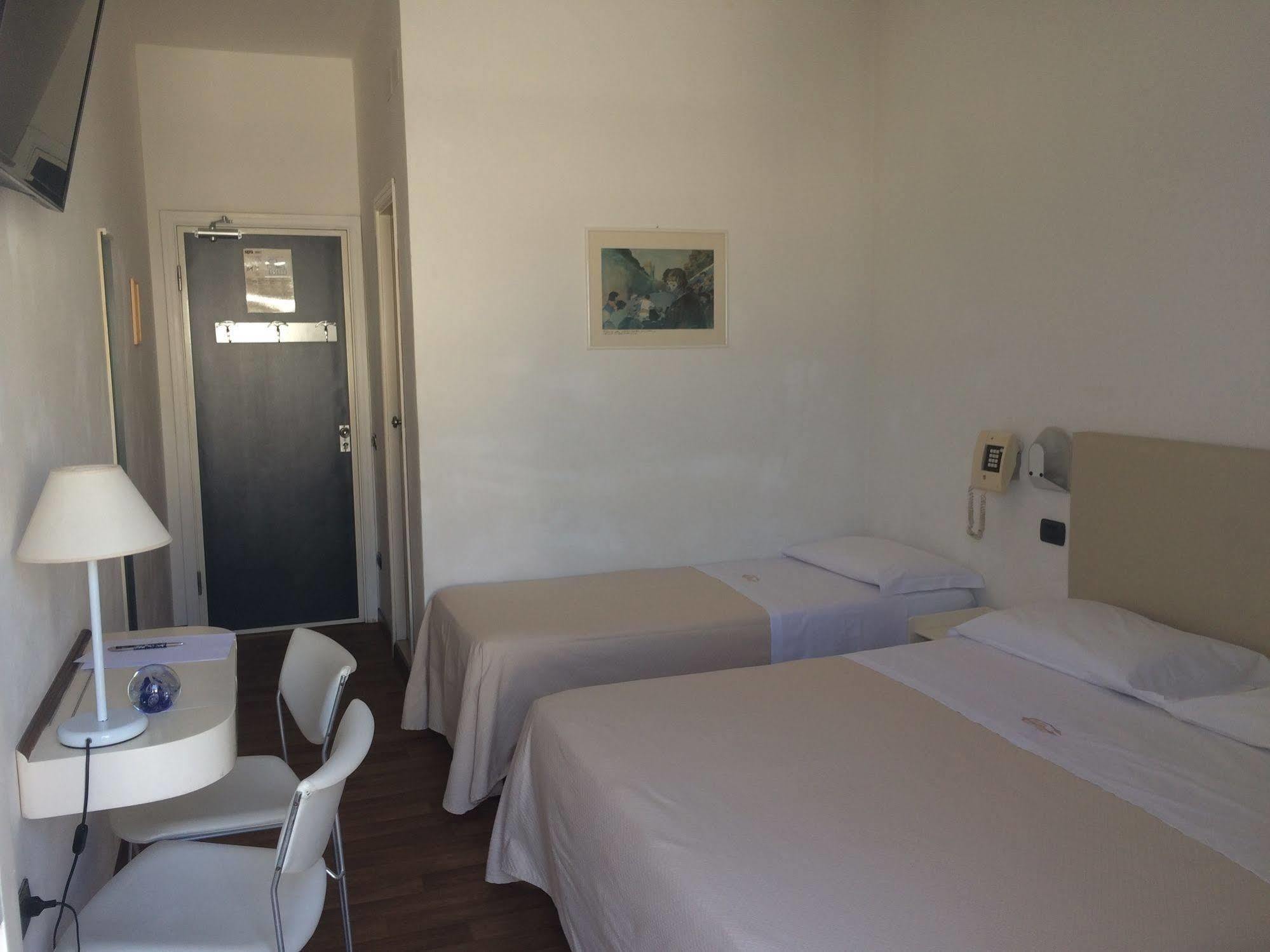פסארו Hotel Nettuno מראה חיצוני תמונה