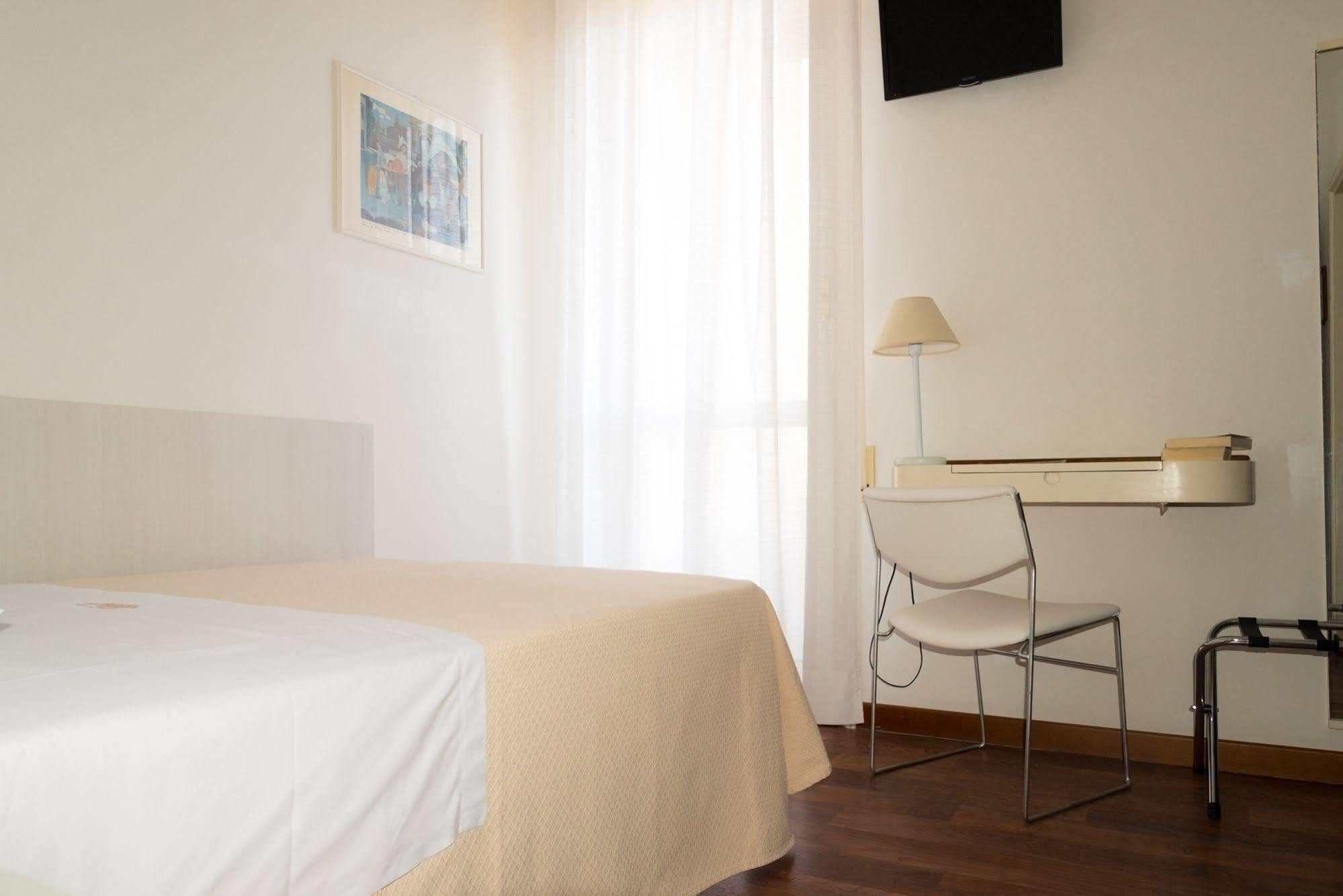 פסארו Hotel Nettuno מראה חיצוני תמונה