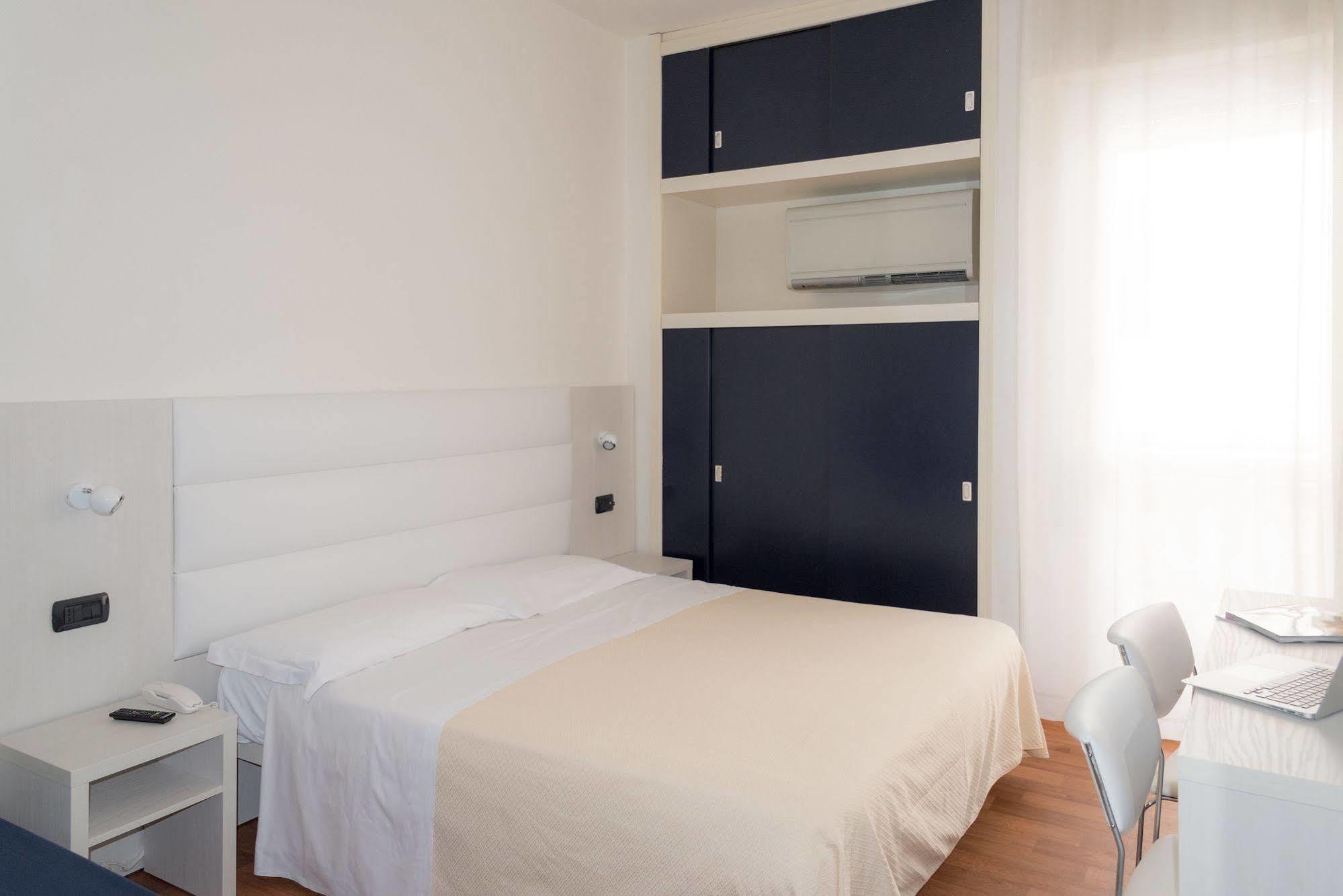 פסארו Hotel Nettuno מראה חיצוני תמונה