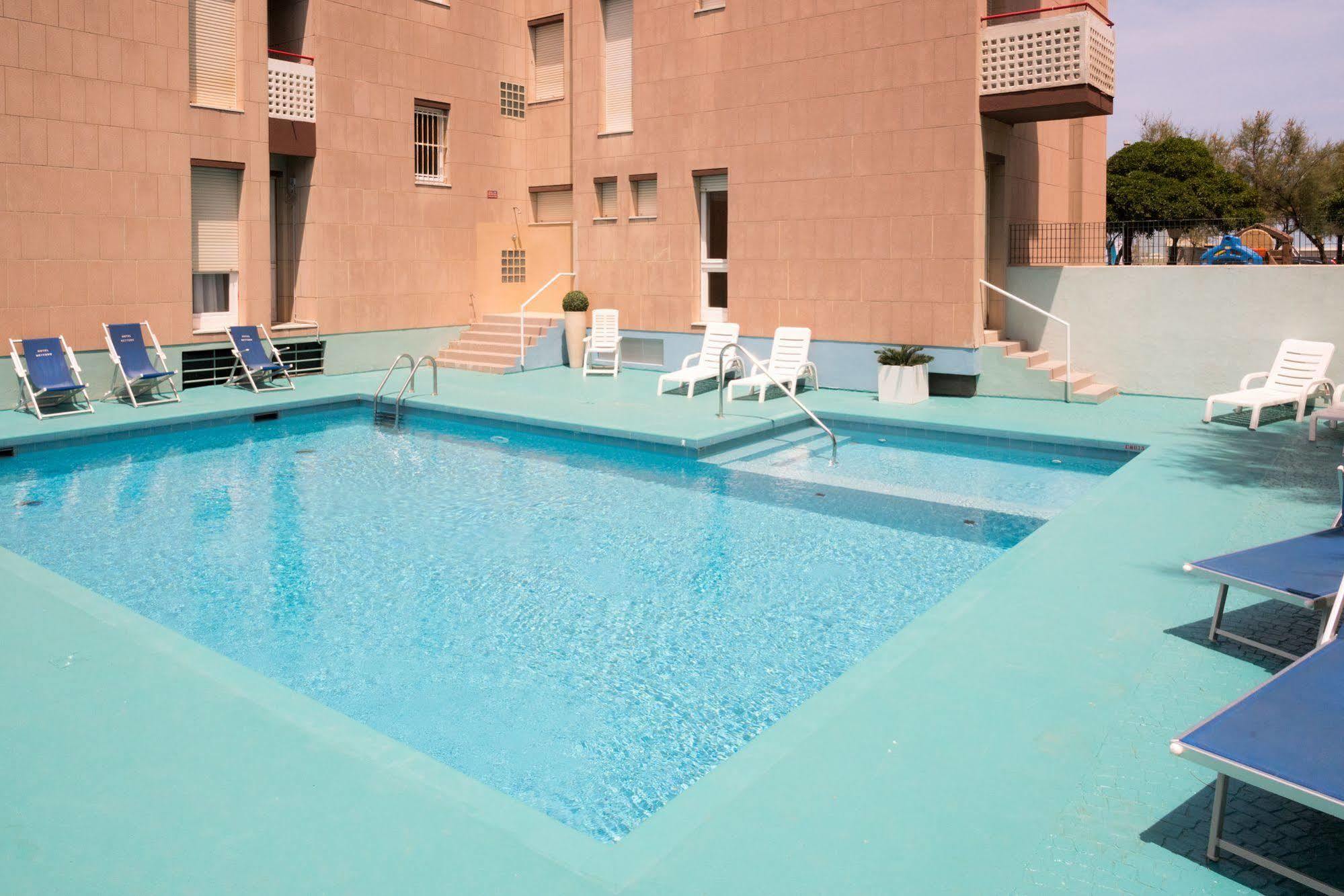 פסארו Hotel Nettuno מראה חיצוני תמונה
