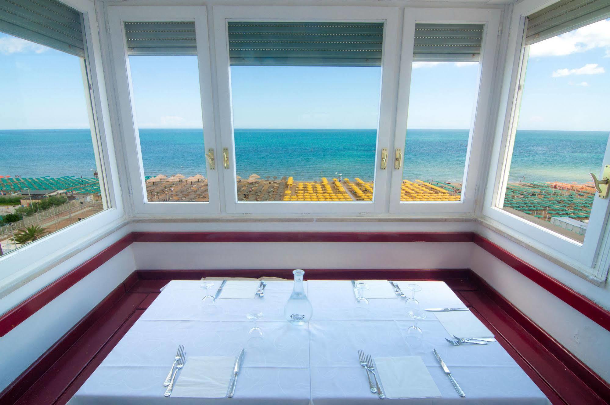 פסארו Hotel Nettuno מראה חיצוני תמונה