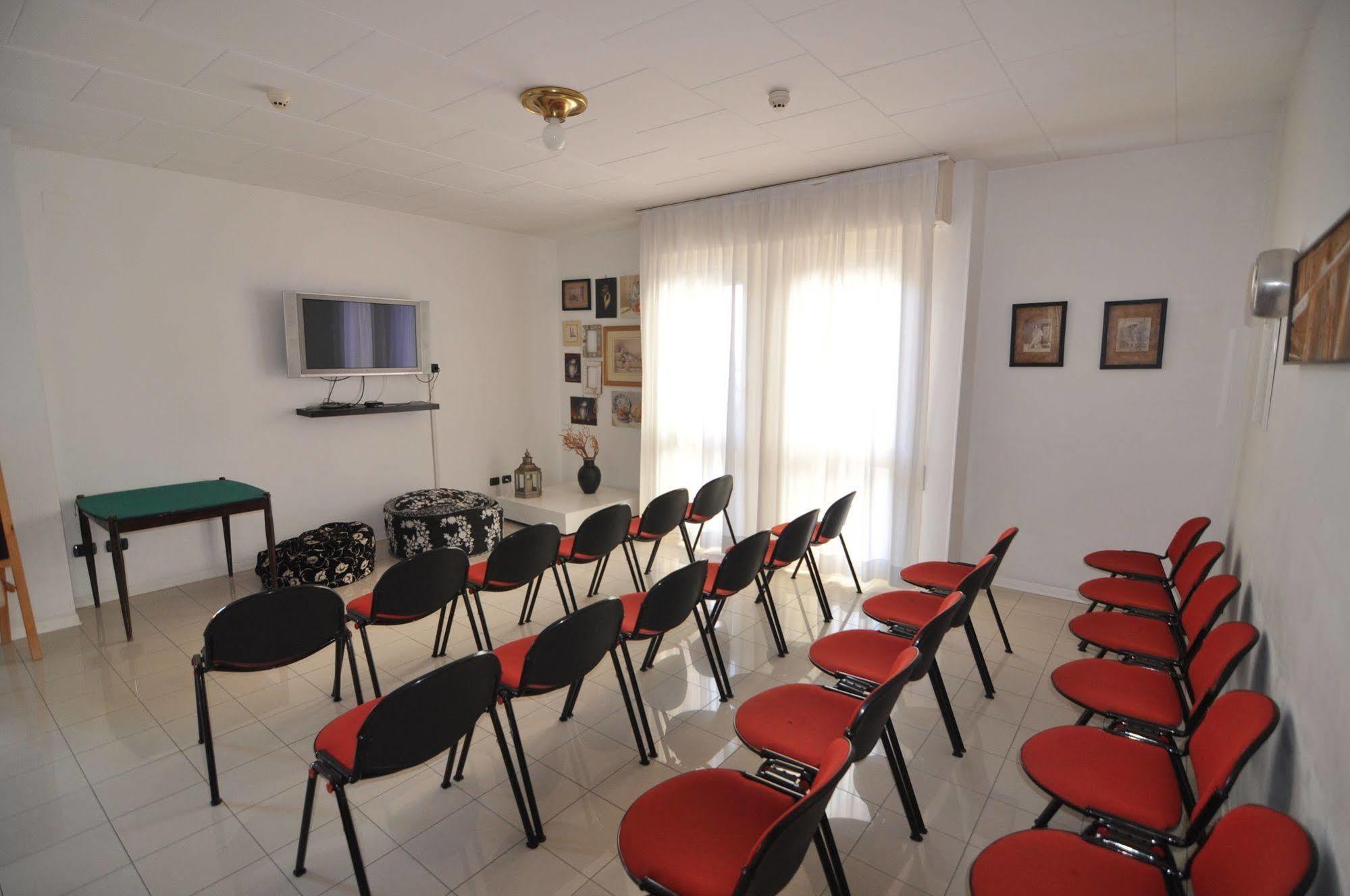פסארו Hotel Nettuno מראה חיצוני תמונה