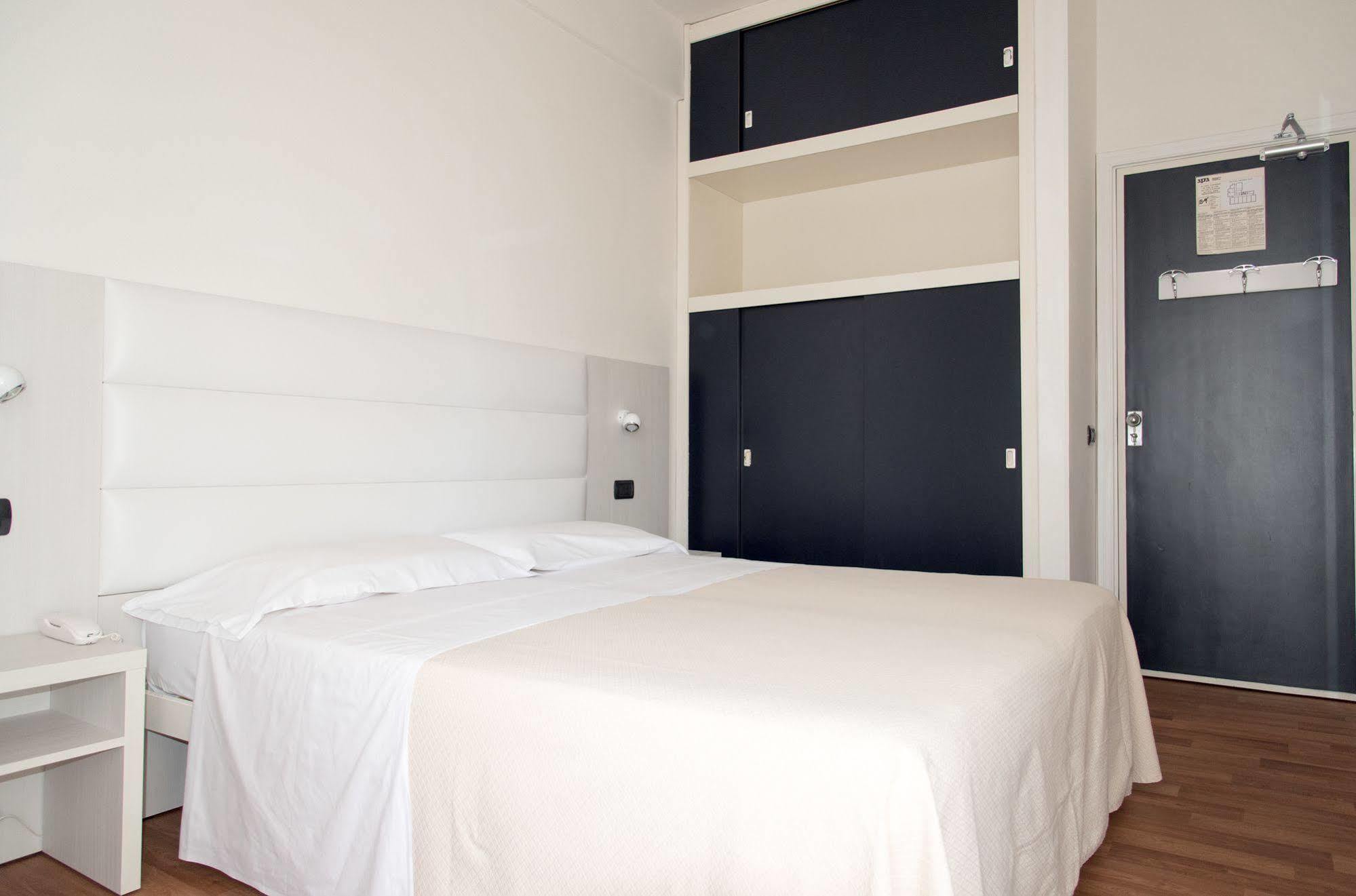 פסארו Hotel Nettuno מראה חיצוני תמונה