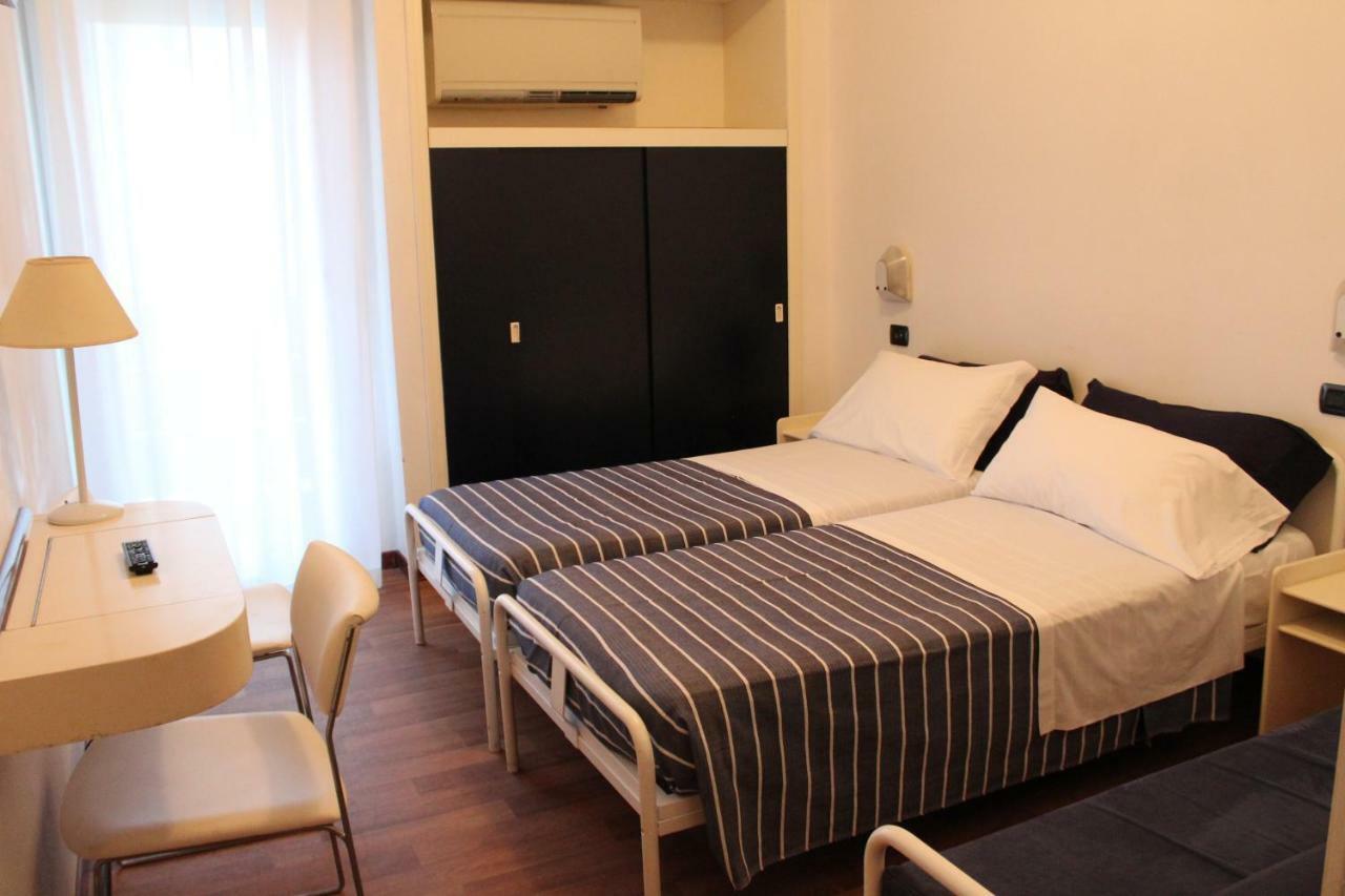 פסארו Hotel Nettuno מראה חיצוני תמונה